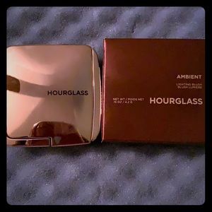 Hourglass Ambient Blush-Diffused Heat